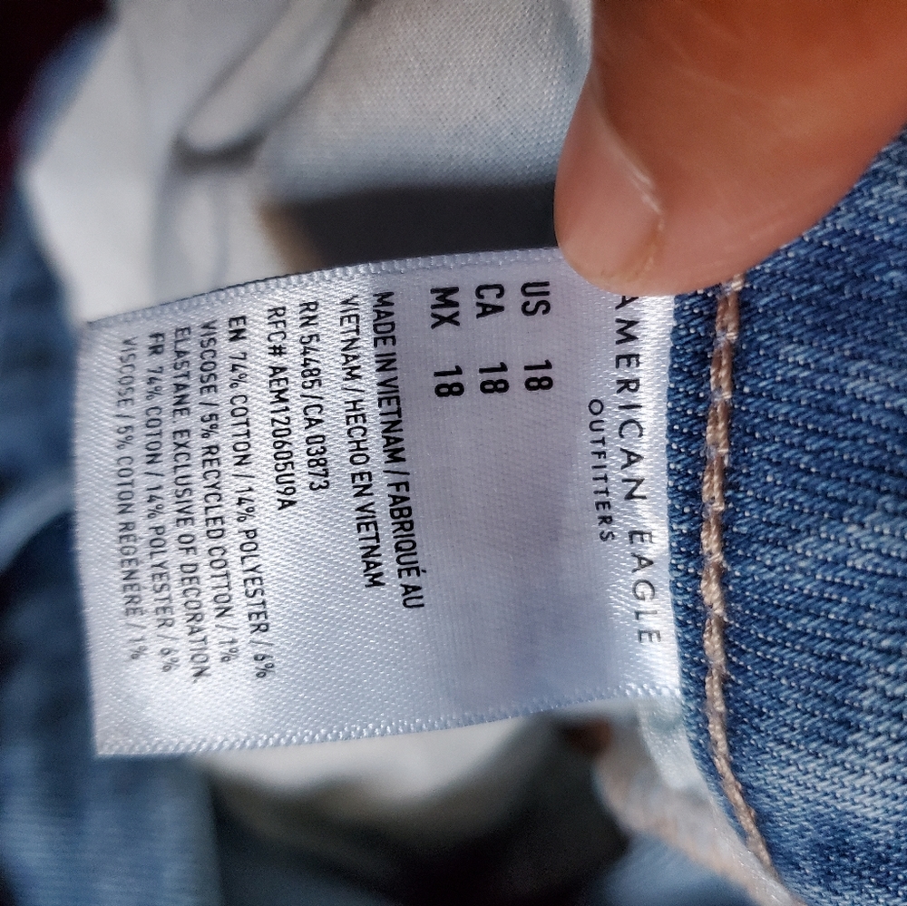 American Eagle stretch Curvy mom short size 18. - Picture 8 of 12